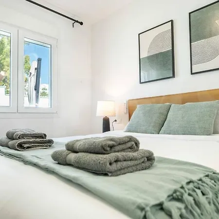 With Private Heated Pool By The & Port - By Rems Willa